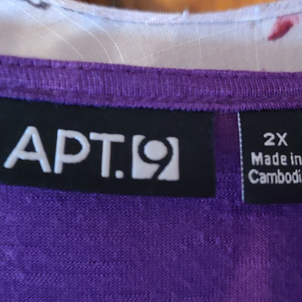 Apt 9 top - Picture 2 of 4